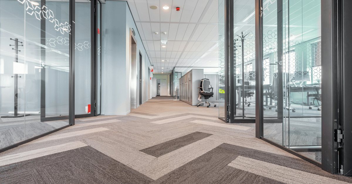 Designing Dubai Workplaces That Balance Comfort And Elegance